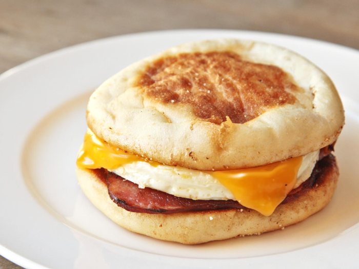 How to cook egg in mcmuffin style